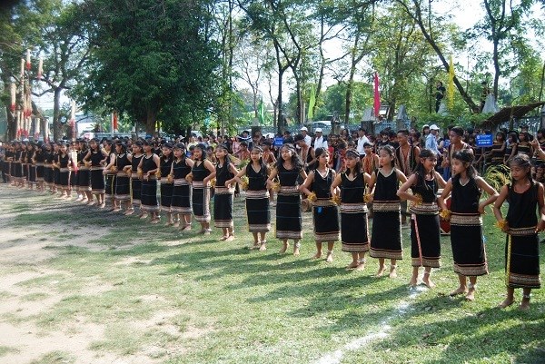 Kon Tum: Nỗ lực truyền giữ di sản cồng chiêng trong trường học - ảnh 3