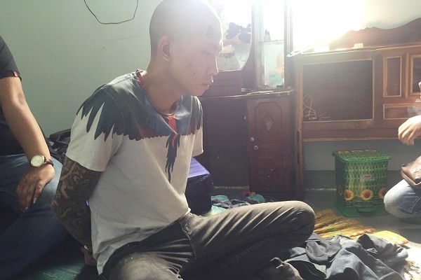 Gia Lai: Bắt giữ 2 đối tượng tàng trữ ma túy cùng nhiều hàng nóng - ảnh 1