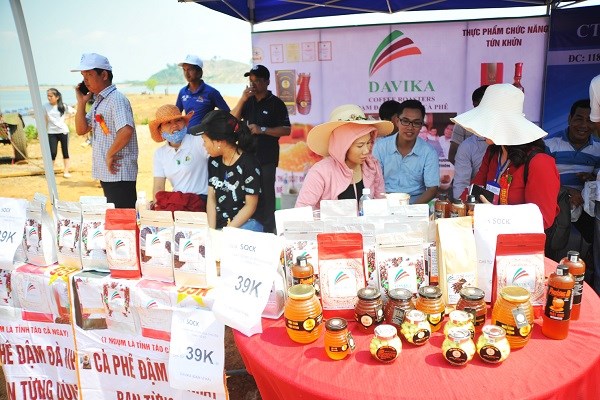 Gia Lai: Sôi nổi Hội đua thuyền độc mộc trên sông Pô Cô - ảnh 8