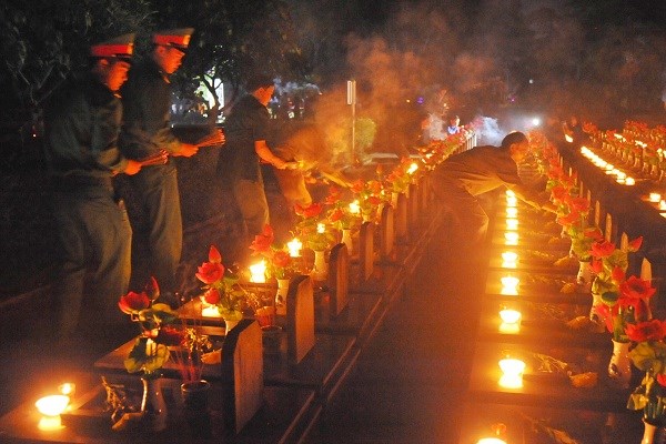 Gia Lai: Thắp nến tri ân các anh hùng liệt sĩ - ảnh 4