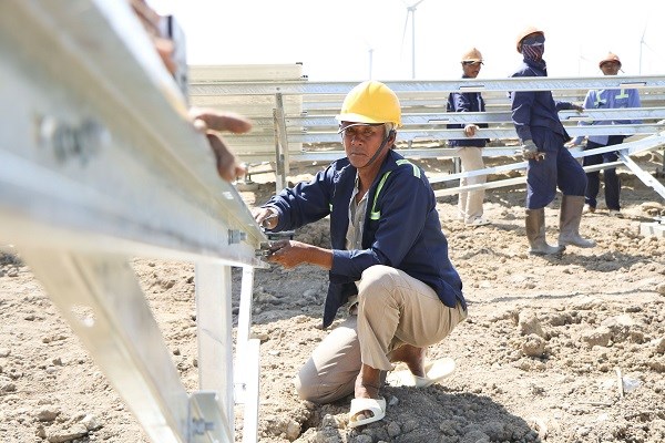 Phóng sự ảnh: Đón Tết trên công trường năng lượng tái tạo - ảnh 1