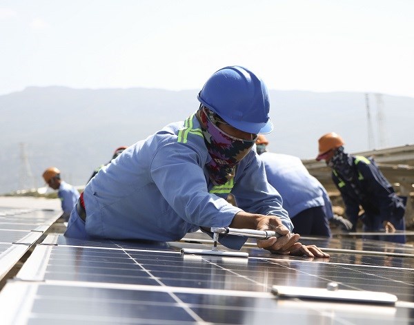 Phóng sự ảnh: Đón Tết trên công trường năng lượng tái tạo - ảnh 3