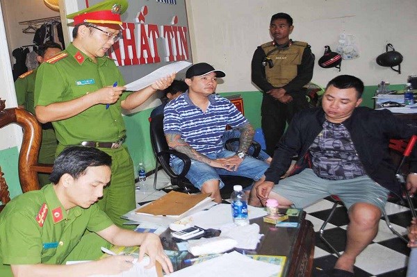Gia Lai: Khởi tố, bắt tạm giam nhóm đối tượng cho vay nặng lãi - ảnh 1