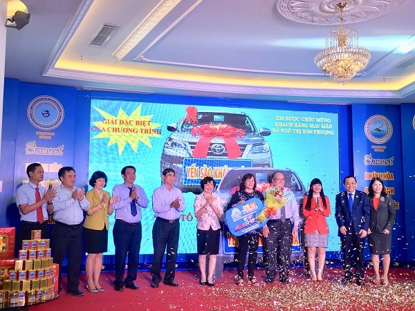 Trao giải thưởng "Sanest Khánh Hòa - Niềm tự hào thương hiệu Việt Nam" - ảnh 1