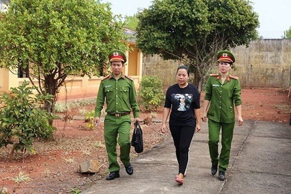 Đắk Nông: ‘Nữ quái’ sử dụng sim rác lừa đảo hàng chục tỷ đồng của người dân - ảnh 1