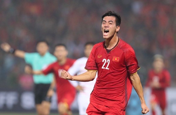 Việt Nam 3-0 Campuchia: Tiến Linh, Quang Hải, Văn Đức ghi bàn - ảnh 4