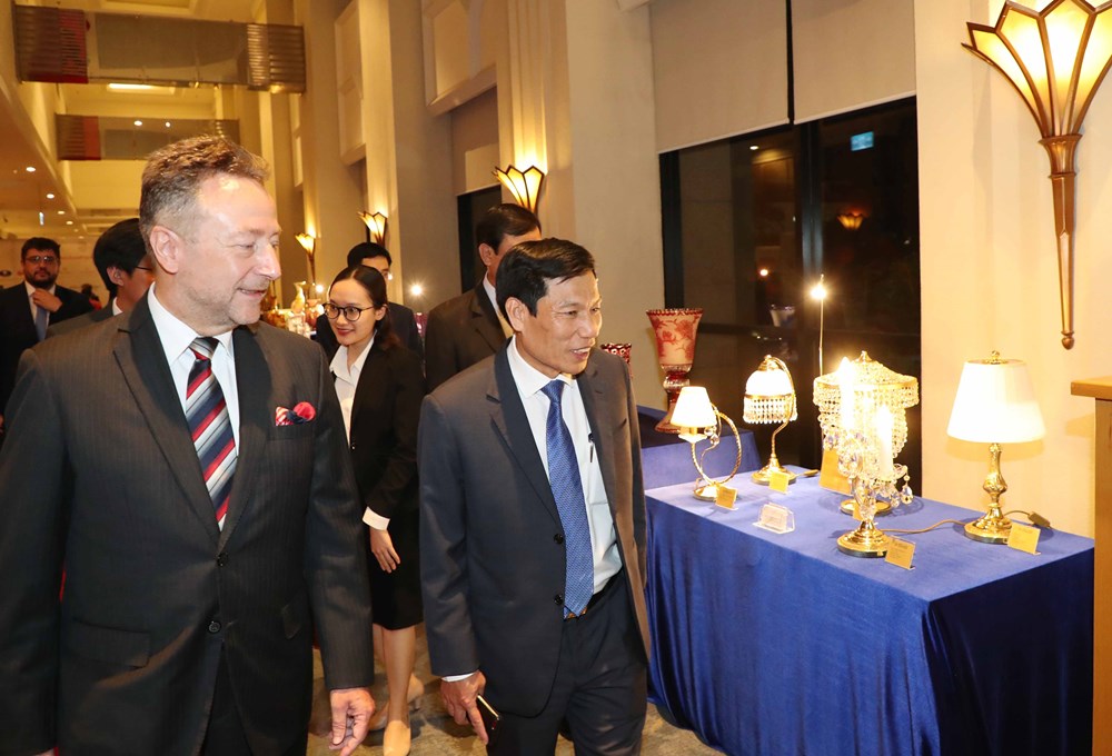 Bộ trưởng Nguyễn Ngọc Thiện: Việt Nam luôn ghi nhớ sự giúp đỡ quý báu của Séc và Slovakia - ảnh 4