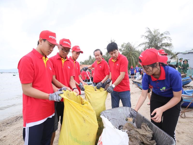 Vietjet với chiến dịch “Hãy làm sạch biển” 2018 - ảnh 3