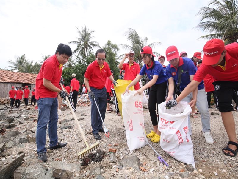 Vietjet với chiến dịch “Hãy làm sạch biển” 2018 - ảnh 4