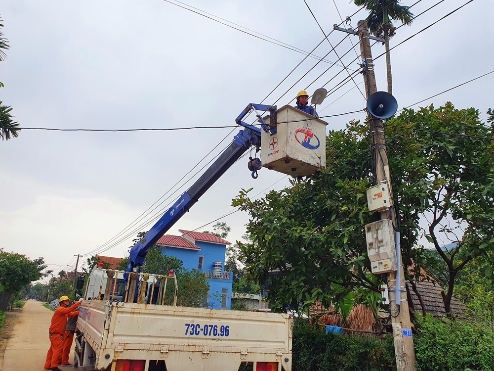 “Thắp sáng đường quê” ở vùng nông thôn khó khăn - ảnh 1