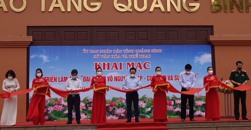 Triển lãm ảnh “Đại tướng Võ Nguyên Giáp – Cuộc đời và sự nghiệp” - ảnh 1