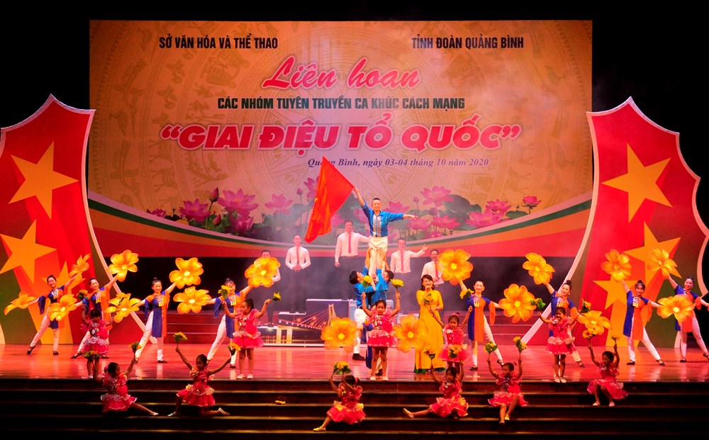 Quảng Bình: Liên hoan “Giai điệu Tổ quốc” - ảnh 2