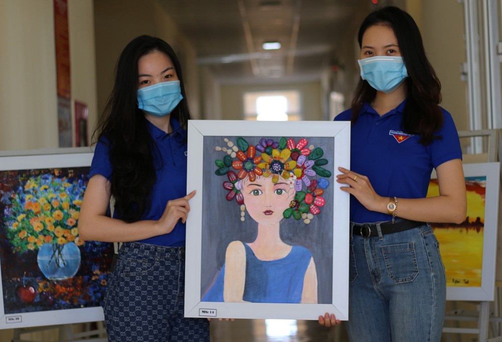 Vẽ tranh đá để đấu giá ủng hộ Quỹ vắcxin phòng, chống Covid-19 - ảnh 1