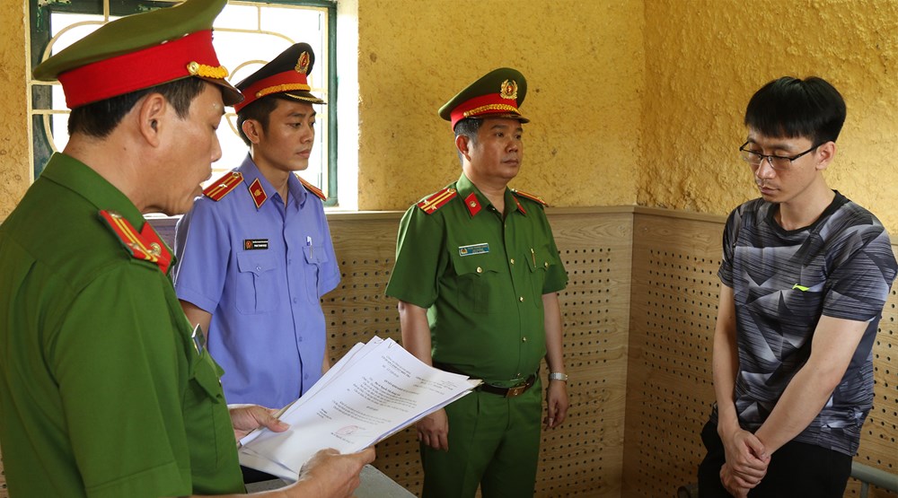 Khởi tố, tạm giam nhân viên ngân hàng BIDV lừa đảo 15 tỉ đồng - ảnh 1