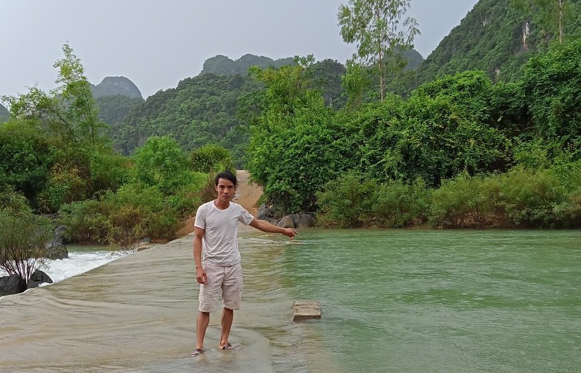 Dũng cảm cứu 2 người bị đuối nước khi tắm suối - ảnh 1