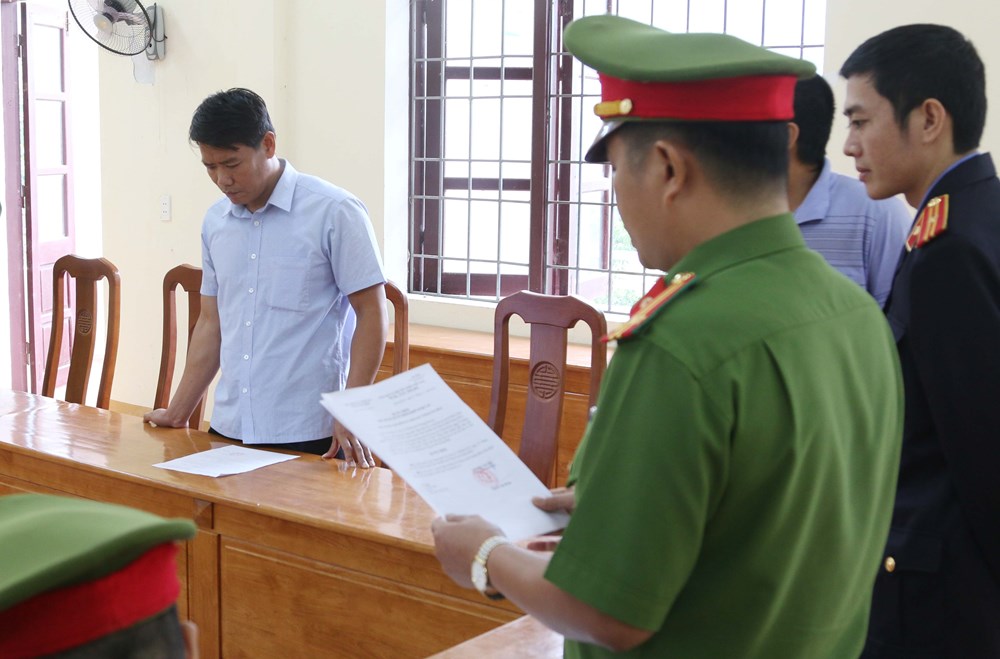 Liên quan đến vụ phá rừng Phong Nha – Kẻ Bàng: Khởi tố, bắt giam nguyên Trạm trưởng Trạm Kiểm lâm Thượng Trạch - ảnh 1