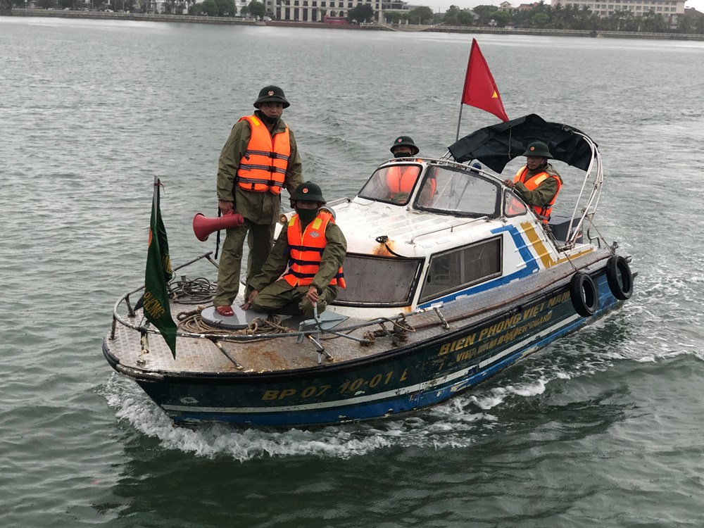 Quảng Bình: Vừa phòng chống bão, vừa phòng chống dịch - ảnh 1