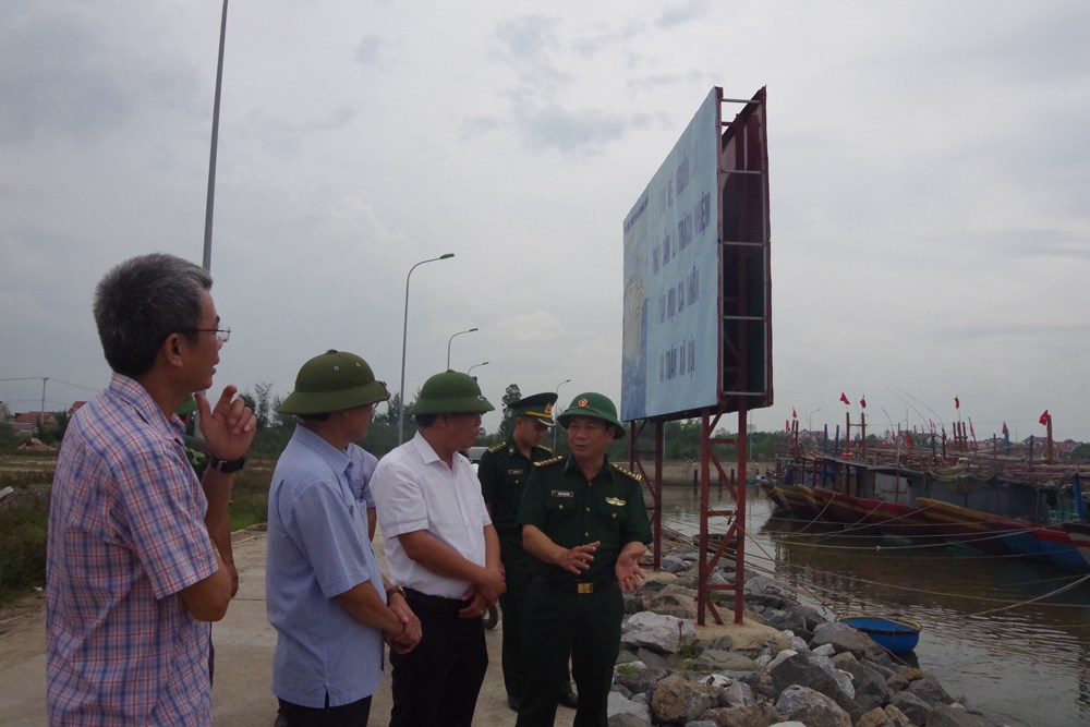 Quảng Bình: Tiếp tục kêu gọi hơn 226 phương tiện với hơn 1.500 lao động trên biển tránh trú bão số 5 - ảnh 3