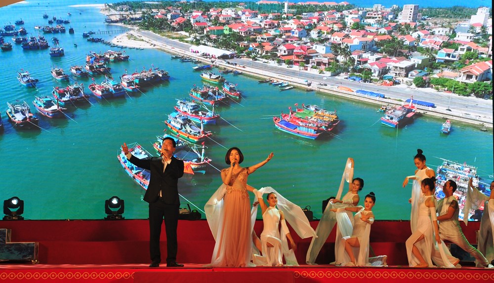 Chương trình nghệ thuật “Quảng Bình khúc hát tự hào” - ảnh 2