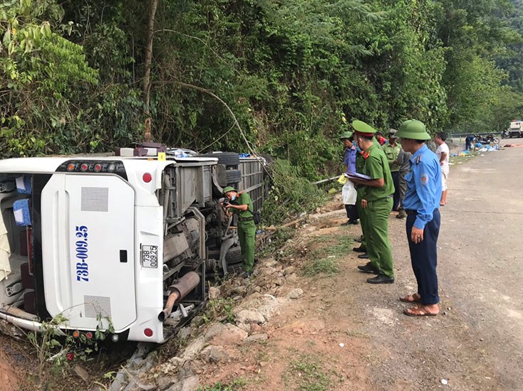Quảng Bình: Khởi tố hình sự vụ TNGT khiến 15 người tử vong - ảnh 1