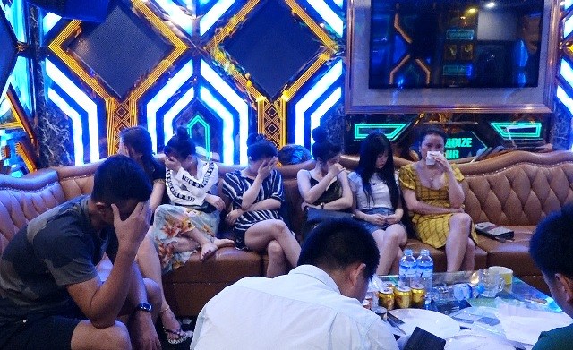 Quảng Bình xử phạt cơ sở karaoke 32 triệu đồng vì để khách dùng ma túy - ảnh 1