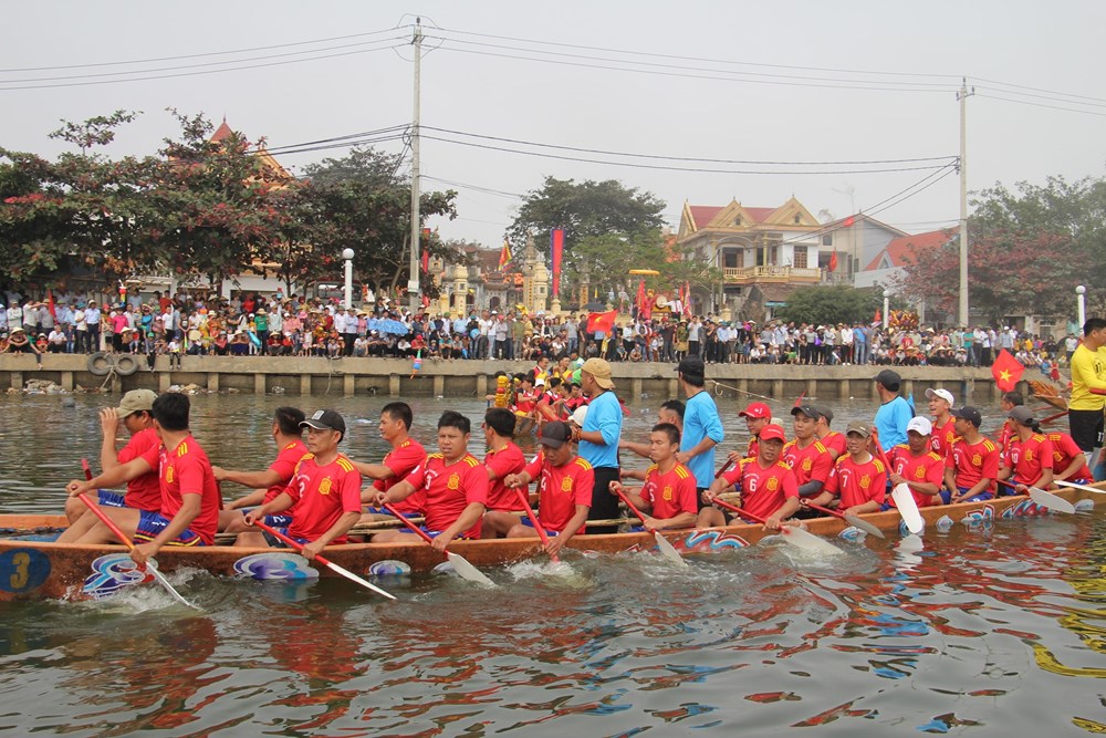 Mồng 3 Tết xem hội đua thuyền ở Lý Hòa - ảnh 6
