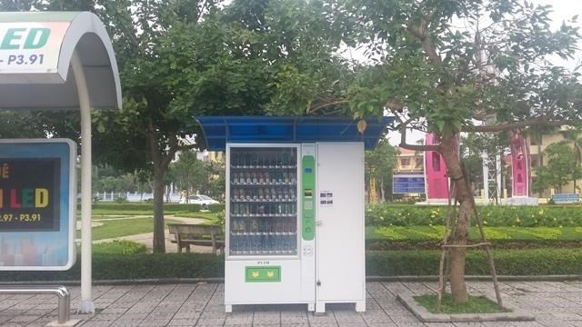 Đồng Hới lắp đặt 12 máy bán hàng tự động phục vụ khách du lịch - ảnh 1