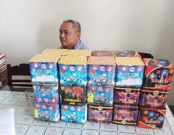 Quảng Bình: Bắt giữ 1 tạ pháo vận chuyển qua biên giới - ảnh 2