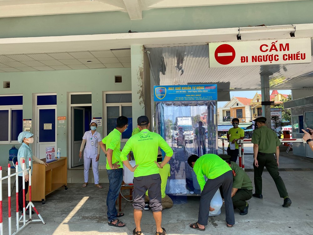 Đơn vị khai thác tuyến du lịch hang Sơn Đoòng hỗ trợ 520 triệu đồng phòng, chống dịch Covid-19 - ảnh 1