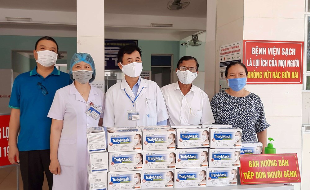 Đơn vị khai thác tuyến du lịch hang Sơn Đoòng hỗ trợ 520 triệu đồng phòng, chống dịch Covid-19 - ảnh 3