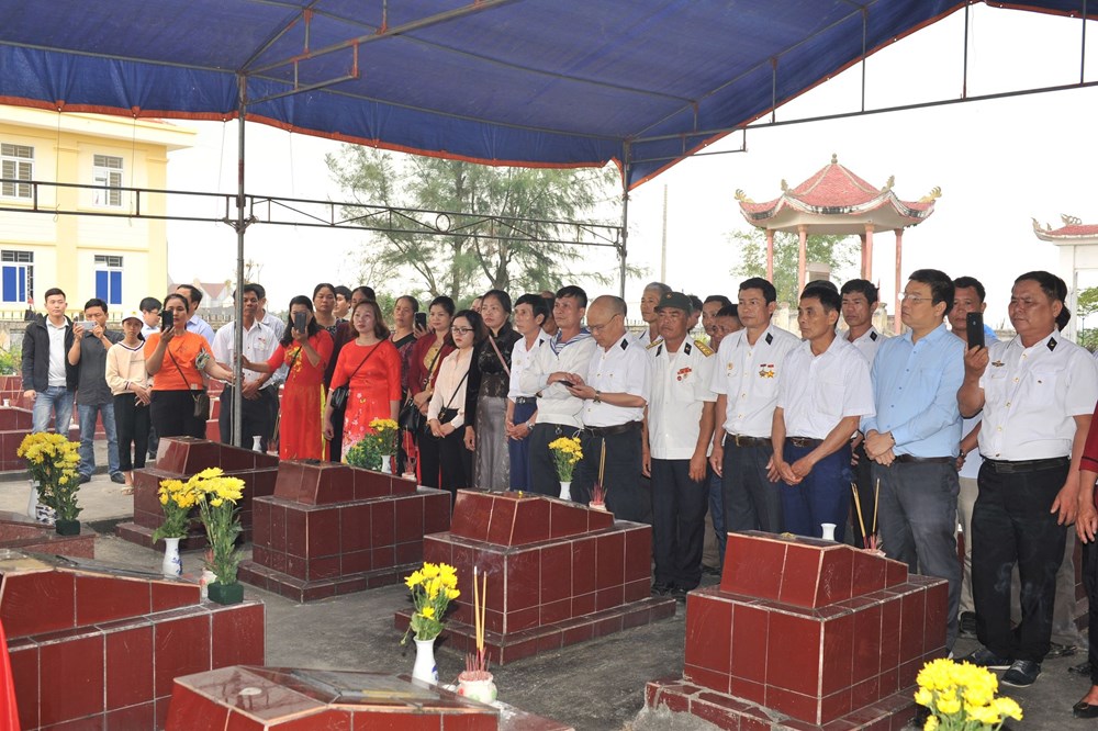 Tri ân tưởng nhớ 64 liệt sĩ Gạc Ma - ảnh 2