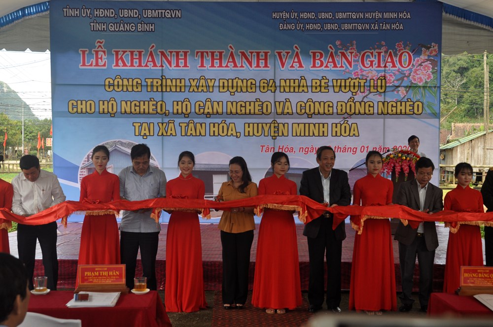 Quảng Bình bàn giao 64 nhà bè vượt lũ ở Tân Hóa - ảnh 1