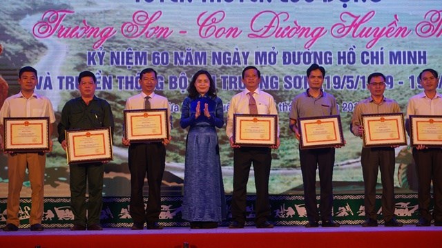 Bế mạc Liên hoan tuyên truyền lưu động “Trường Sơn- Con đường huyền thoại” - ảnh 8
