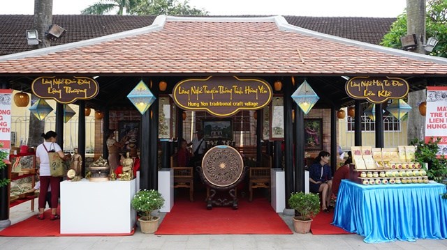 Trải nghiệm nhiều chương trình đặc sắc tại Festival Nghề truyền thống Huế 2019 - ảnh 10