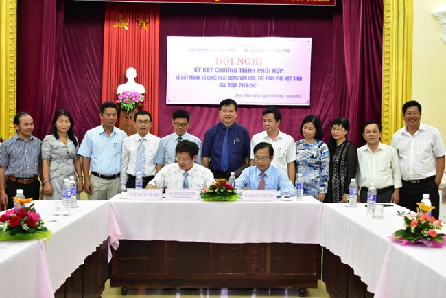 TT-HUẾ: Sẽ đưa di sản Ca Huế vào các trường học - ảnh 2