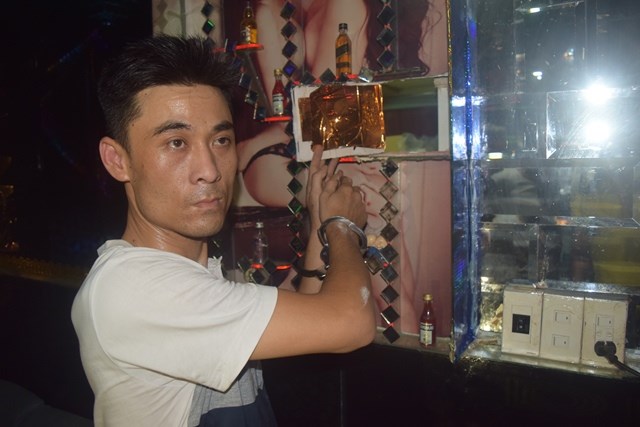 TT-HUẾ:Bắt đôi vợ chồng cầm đầu đường dây mua bán ma túy lớn nhất từ trước đến nay - ảnh 1