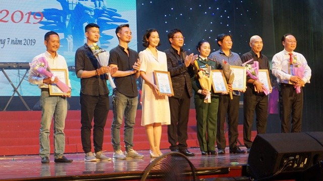 Bộ trưởng Nguyễn Ngọc Thiện dự bế mạc Liên hoan Tiếng hát Đường 9 xanh 2019 - ảnh 9