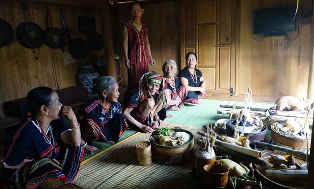 Lập hồ sơ trình Bộ VHTTDL công nhận lễ hội Aza là di sản văn hóa phi vật thể quốc gia - ảnh 4