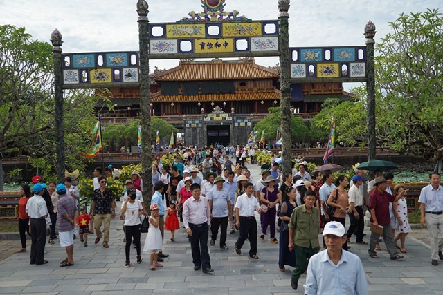 Lượng khách du lịch đến các tỉnh, thành phía Bắc tăng cao - ảnh 1