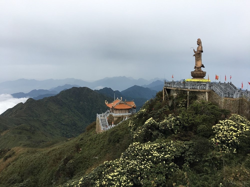 Người Hà Nội đang  “bỏ phố lên núi” vì nắng nóng - ảnh 9