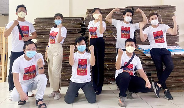 Nghệ sĩ làm tình nguyện mùa dịch: Thay vì "soi mói" hãy ủng hộ để lan tỏa yêu thương - ảnh 2