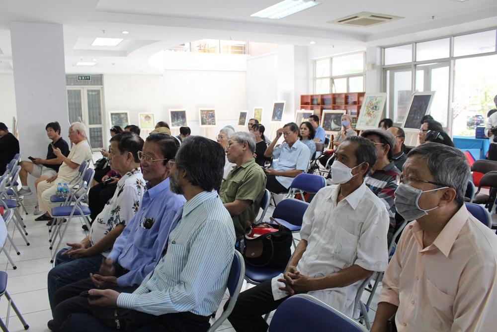 Ra mắt tác phẩm “Nồi đất” và triển lãm tranh “Miền ký ức” - ảnh 1