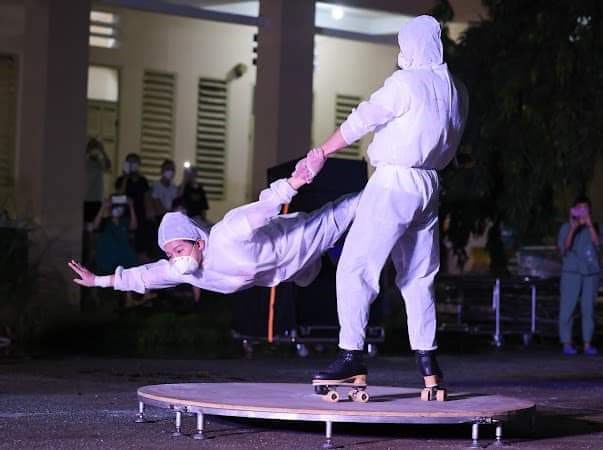 Là nghệ sĩ không góp sức cho thành phố lúc này thì đóng góp lúc nào - ảnh 4