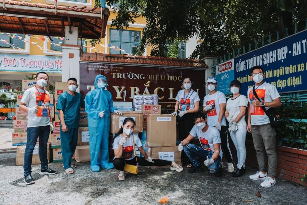 Là nghệ sĩ không góp sức cho thành phố lúc này thì đóng góp lúc nào - ảnh 1
