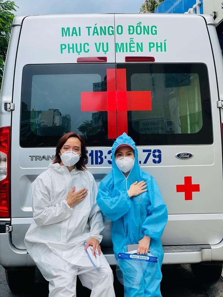 Nghệ sĩ làm tình nguyện mùa dịch: Thay vì "soi mói" hãy ủng hộ để lan tỏa yêu thương - ảnh 1