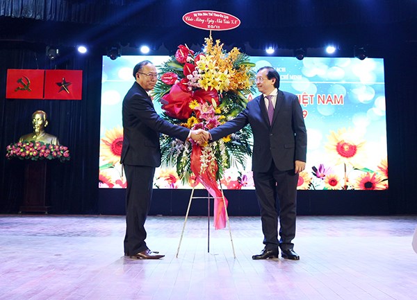 Thứ trưởng Tạ Quang Đông: “Tôi đặc biệt ấn tượng về quan điểm văn hóa của Nhà trường!” - ảnh 1