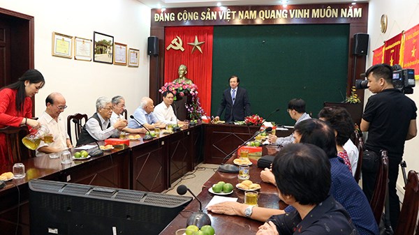 Bộ VHTTDL gặp mặt chúc Tết cán bộ hưu trí và các văn nghệ sĩ, nhà giáo lão thành - ảnh 1