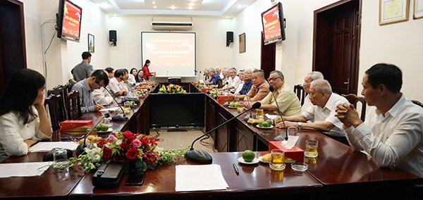 Bộ VHTTDL gặp mặt chúc Tết cán bộ hưu trí và các văn nghệ sĩ, nhà giáo lão thành - ảnh 3