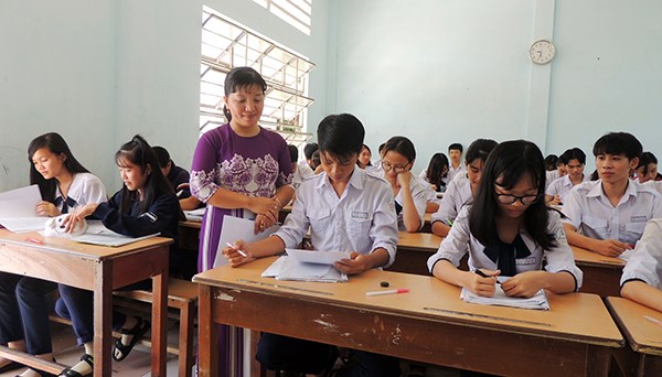 TP.HCM: Học sinh lớp 12 đi học lại từ 9.3, không bố trí phòng học cạnh nhau - ảnh 1
