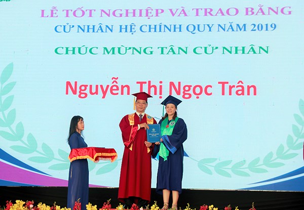 Hơn 54% tân cử nhân Luật có việc làm khi chưa có tấm bằng tốt nghiệp trên tay - ảnh 1